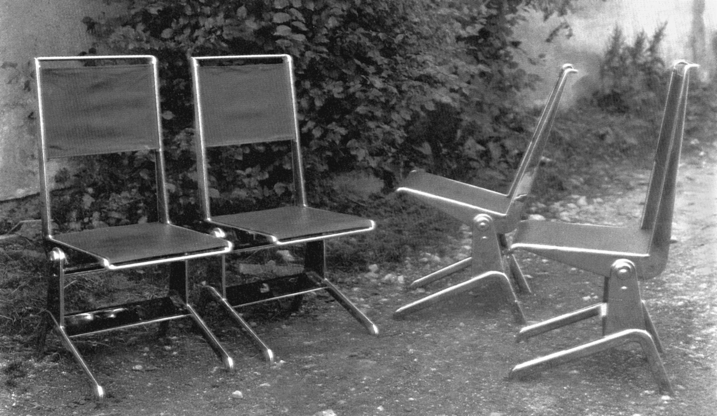 Group of reclining chairs realized for Louis Wittmann, structure in nickel-plated sheet steel, stretched leather sheath, 1929–1930.