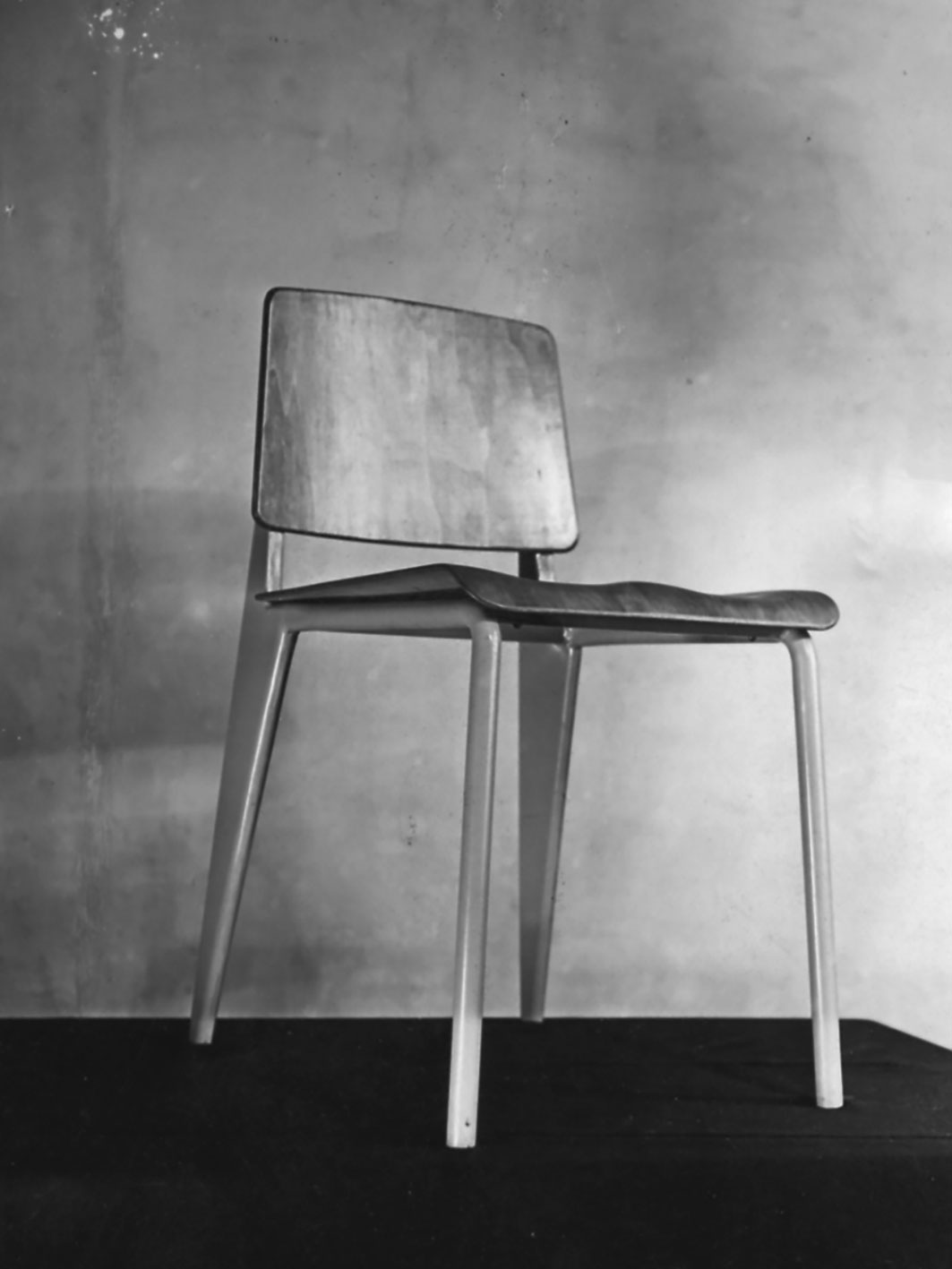 Chair no. 4, 1934. View in the workshop, undated.