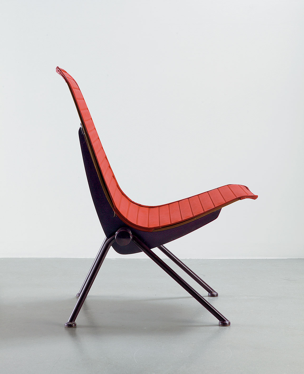 Fauteuil léger no. 356, with a cushioned sheath in imitation leather, 1955.