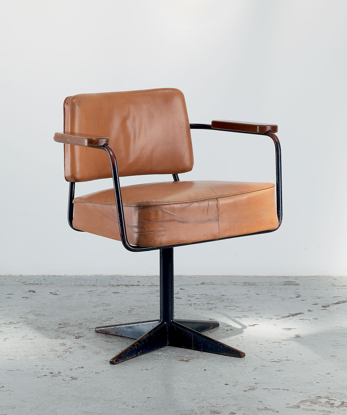 Direction no. 353 swiveling office chair, 1951.