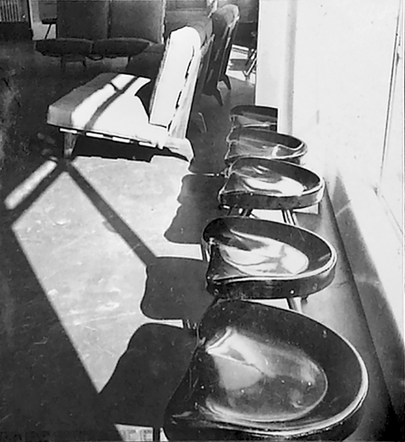 Cité Universitaire Internationale, Maison du Mexique, Paris (architect J.-L. Medellin, 1953). Reception area furnished by Charlotte Perriand with stools no. 307 from Ateliers Jean Prouvé.