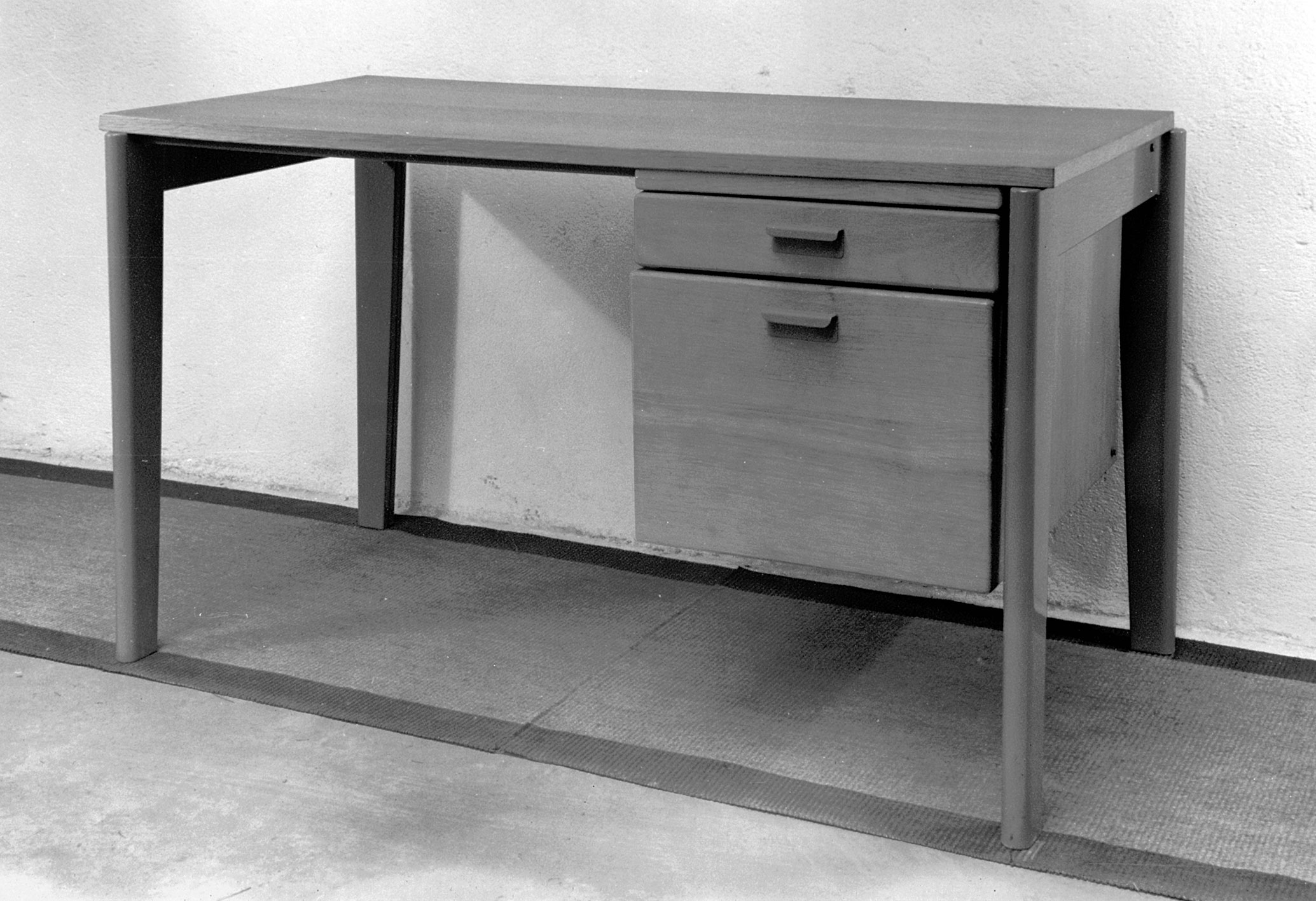 Dactylo BD 41 table-desk, 1946. View in the workshop, ca. 1948.