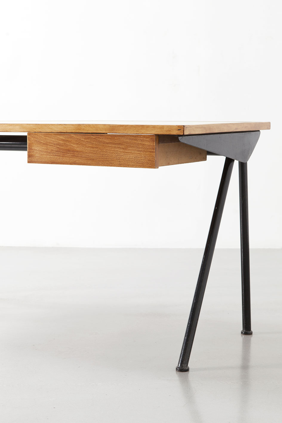 Desk with Compas base, variant with tube legs and desk top in laminated wood, 1955.