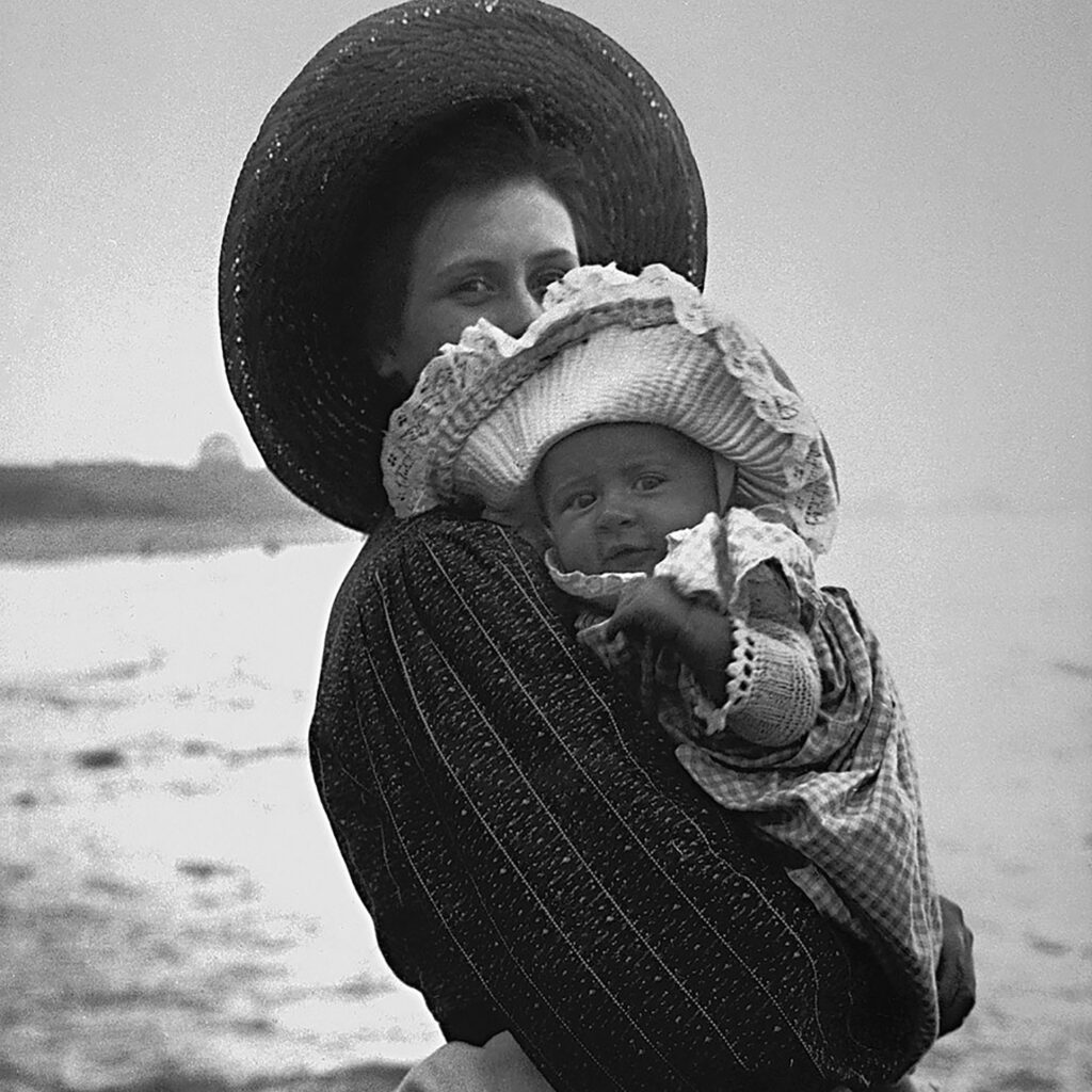 Jean Prouvé in the arms of his mother, Marie Duhamel, 1901.