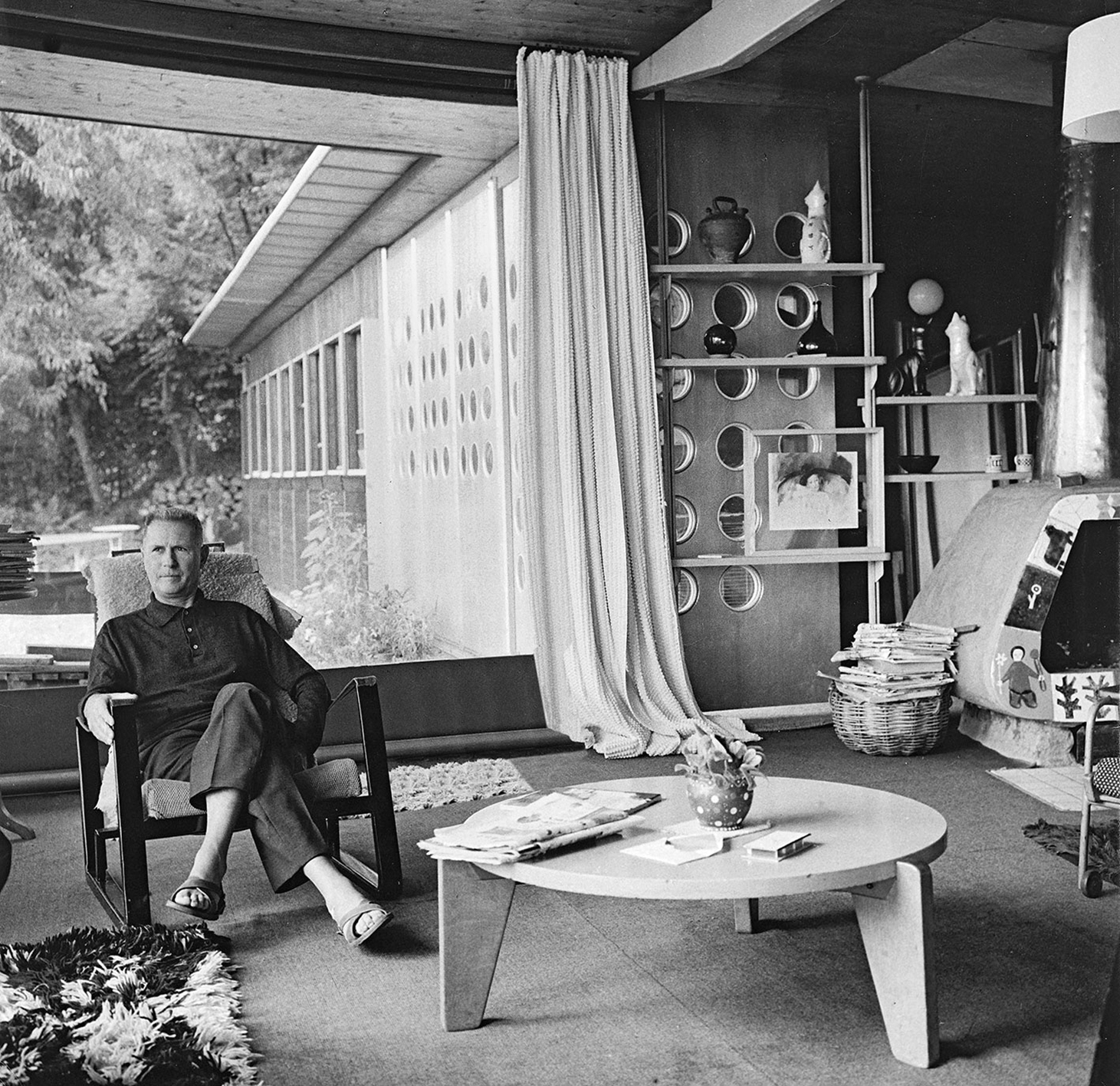 Jean Prouvé dans sa maison, Nancy, c. 1963.