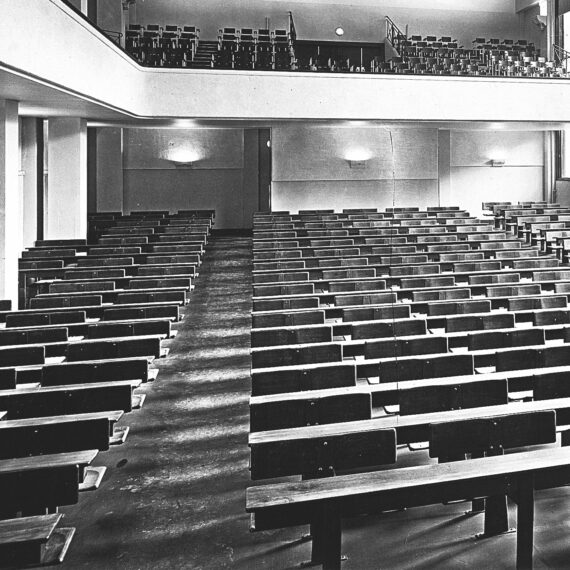 © Fonds Jean Prouvé. Centre Pompidou – MNAM/CCI-Bibliothèque Kandinsky-Dist. RMN-Grand Palais.