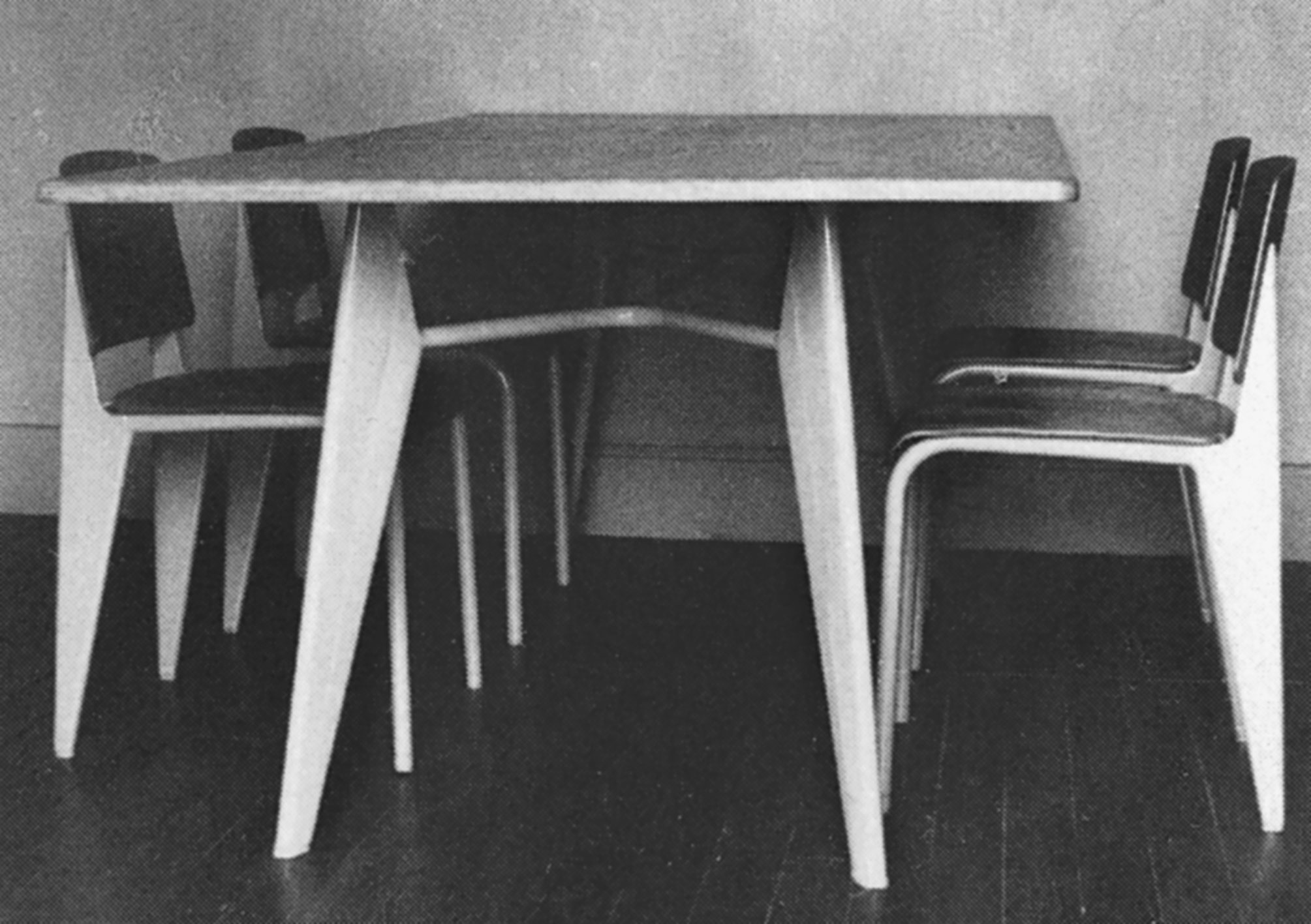 Table type S.A.M. Prototype à piètement entièrement métallique avec entretoise soudée, 1939.
