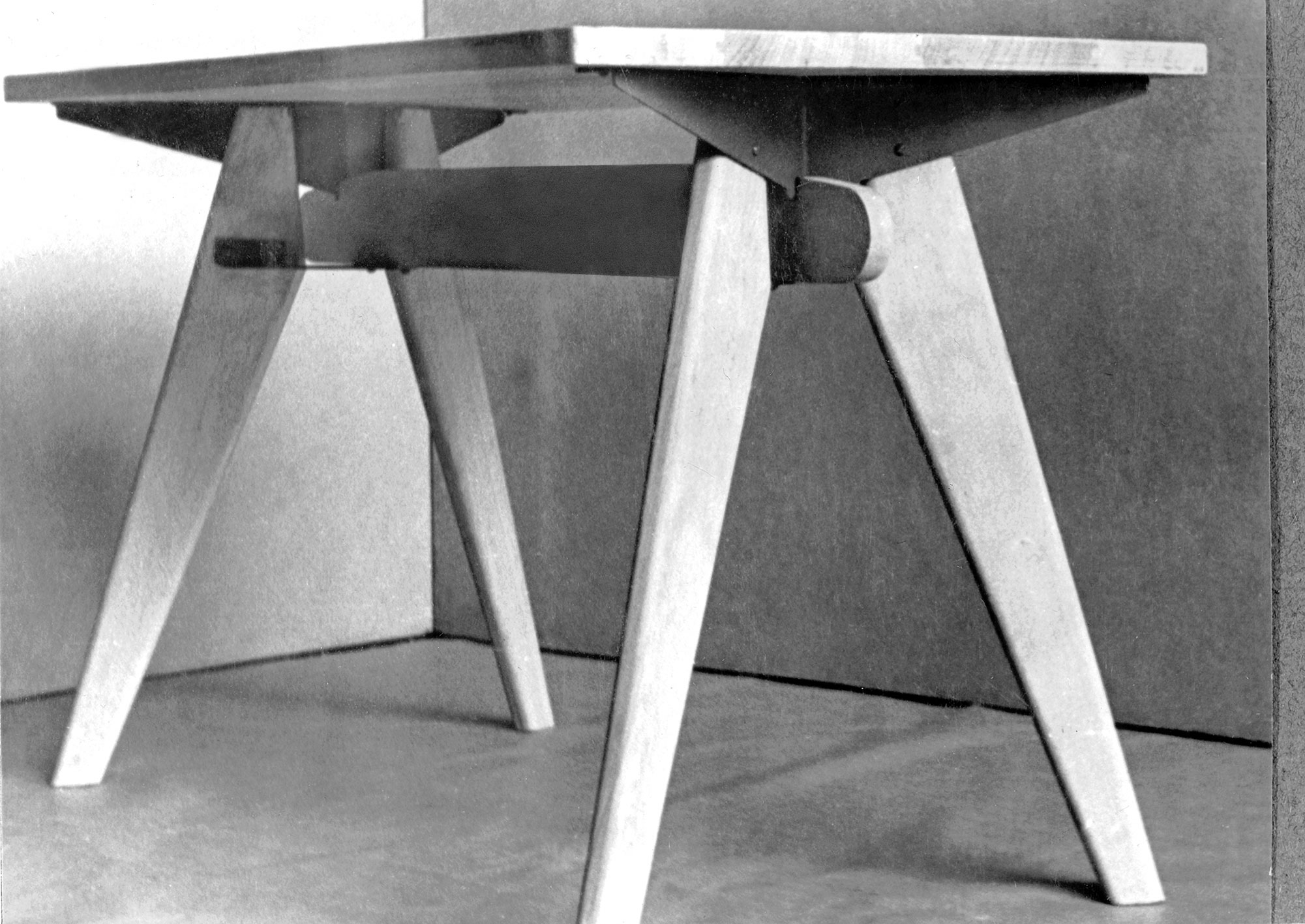 BCC table, created in collaboration with Pierre Jeanneret, 1942. Prototype in the workshop.