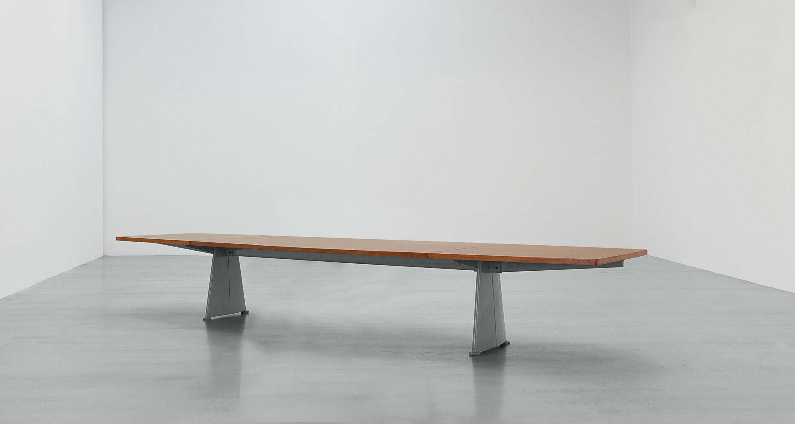 Centrale table, ca. 1952. Large conference table.