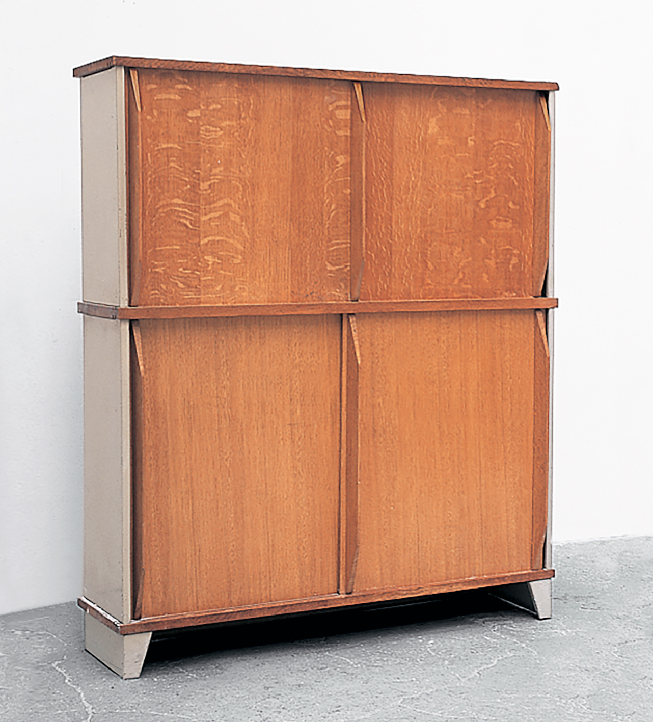 Wardrobe, variant with Flavigny bed-type legs, 1945. Special commission.