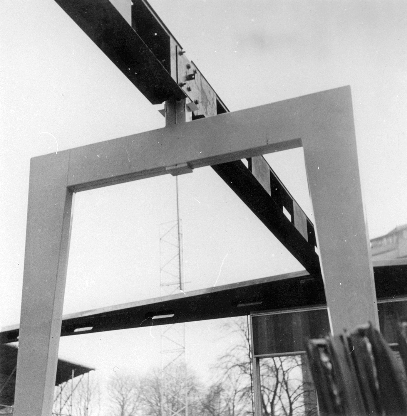 Maison démontable 8x8, Sarrebrück, 1947. Construction de la maison de démonstration.
