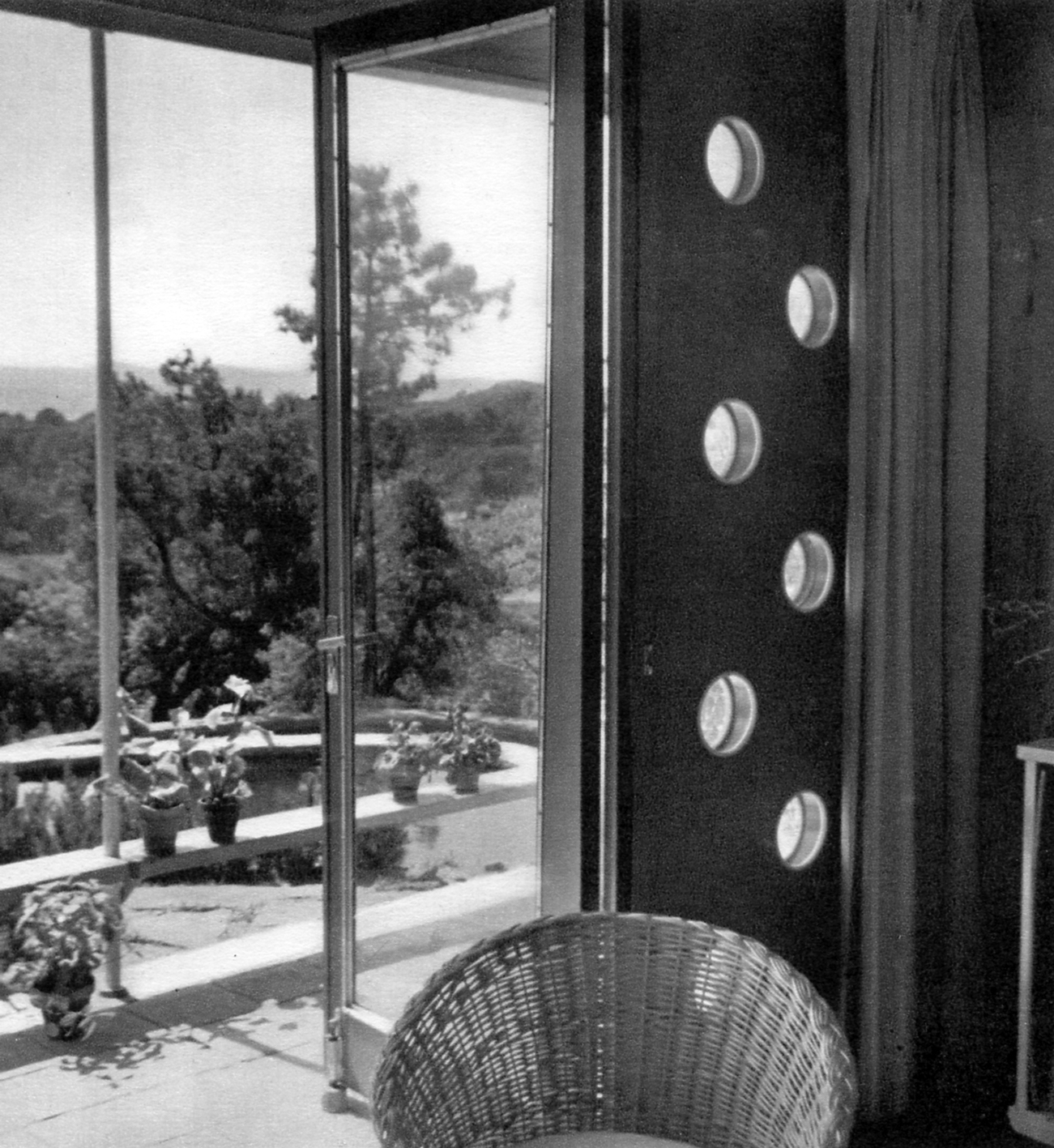 Villa Lopez, Guerrevieille, Sainte-Maxime, 1952–1953 (Jean Prouvé with architects R. Lopez and H. Prouvé) in <i>La Maison Française,</i> no. 109, July 1937.