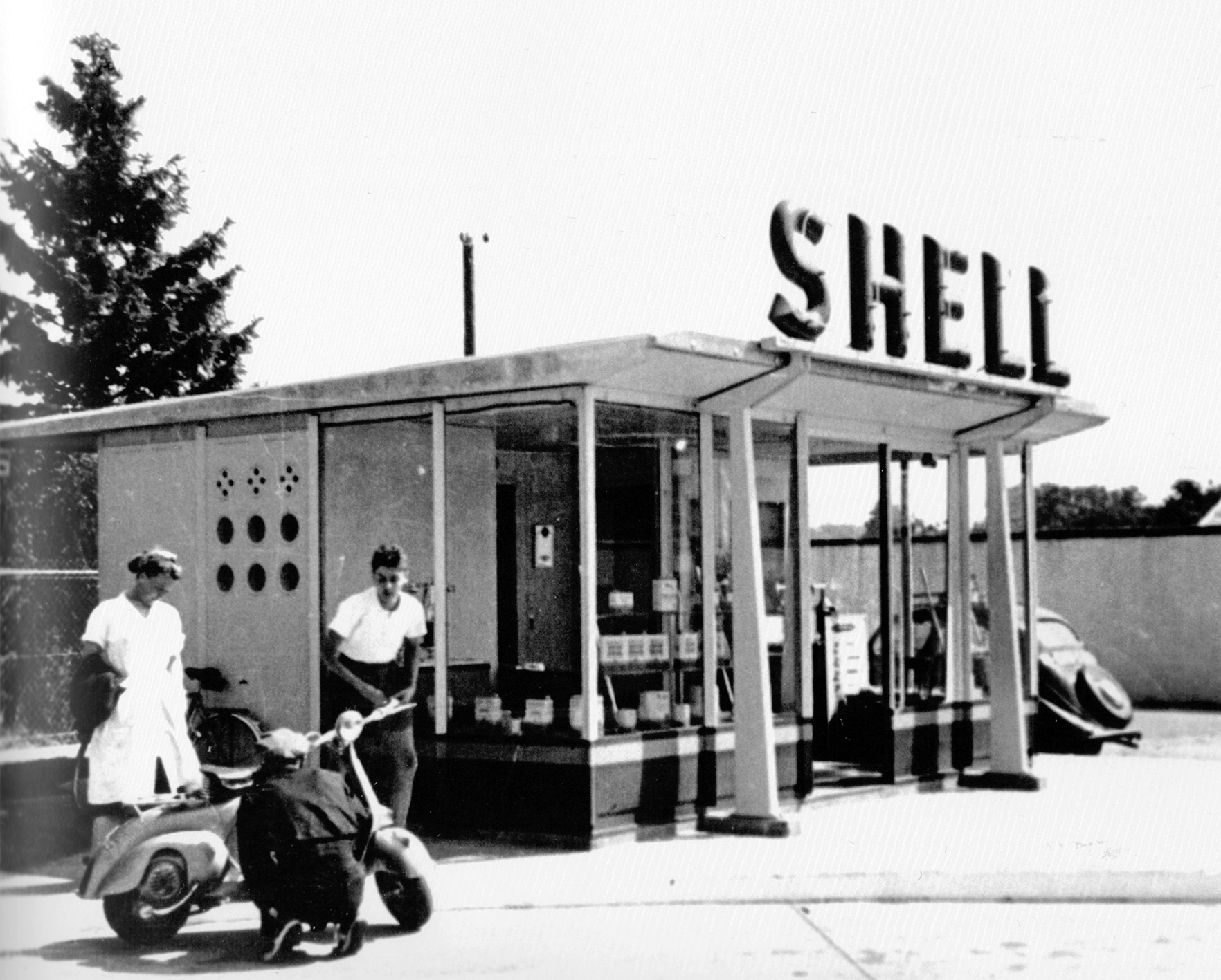 Poste à essence Shell (Henri Prouvé, architecte). Non localisé, 1951.