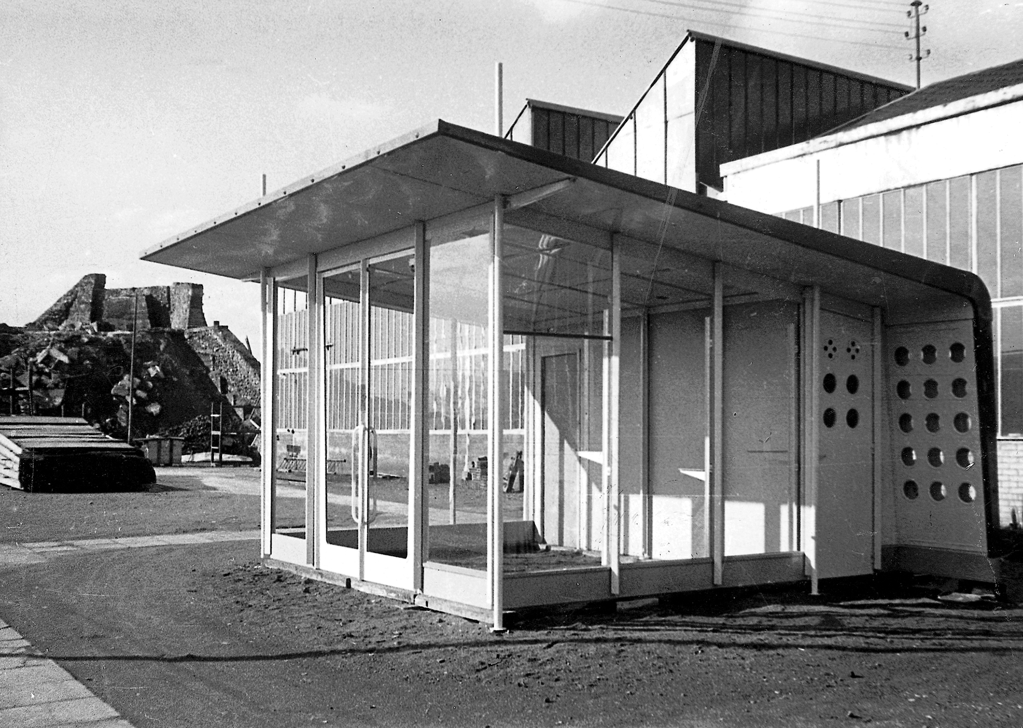 Socony-Vacuum filling station (Henri Prouvé, architect), Maxéville plant, 1951.