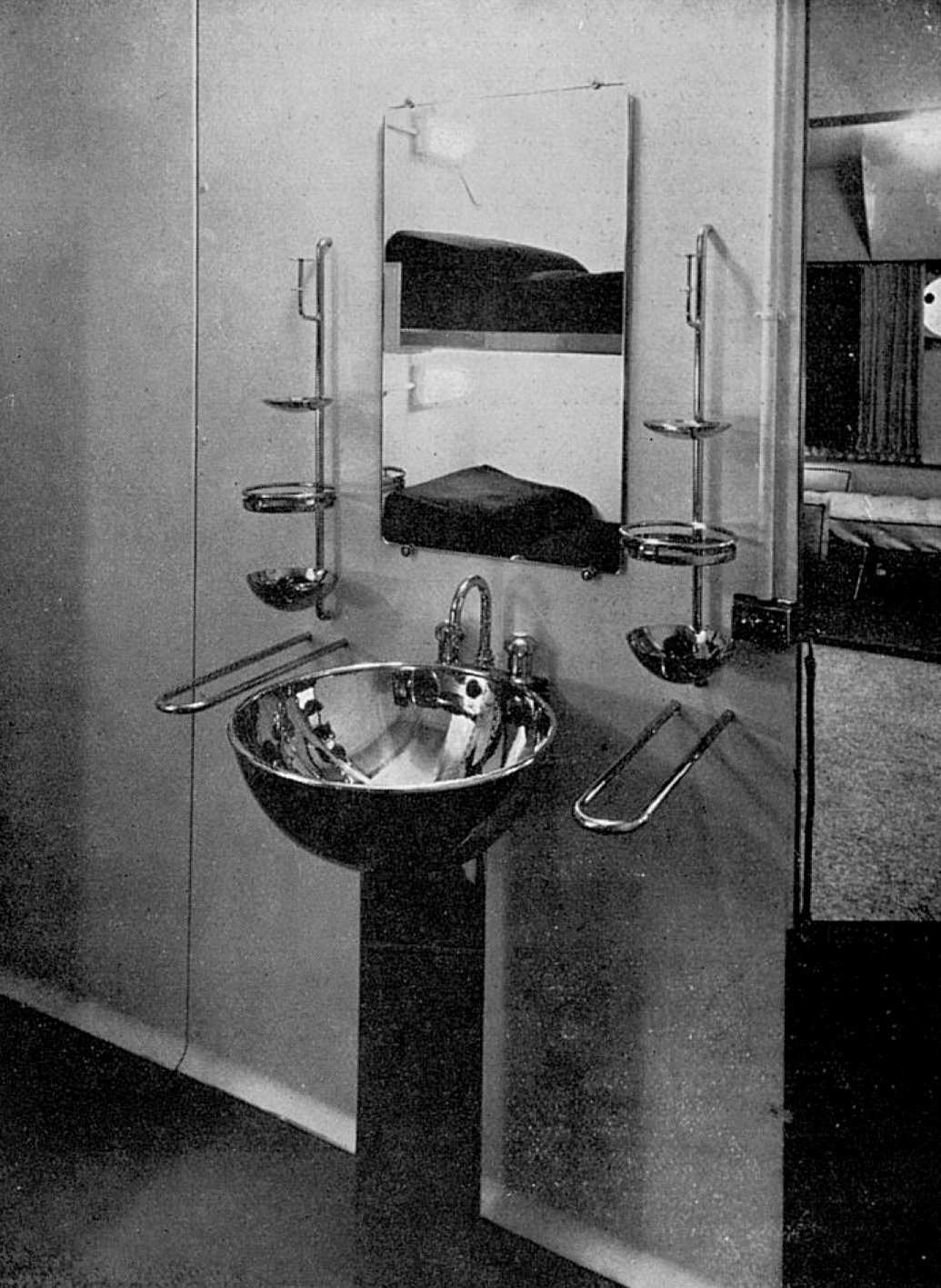Prototype of a stainless steel houseboat cabin presented by the Ateliers Jean Prouvé (with M. Gascoin, interior design) at the Salon d’automne, Paris, 1934 (section organized by the OTUA and the UAM).