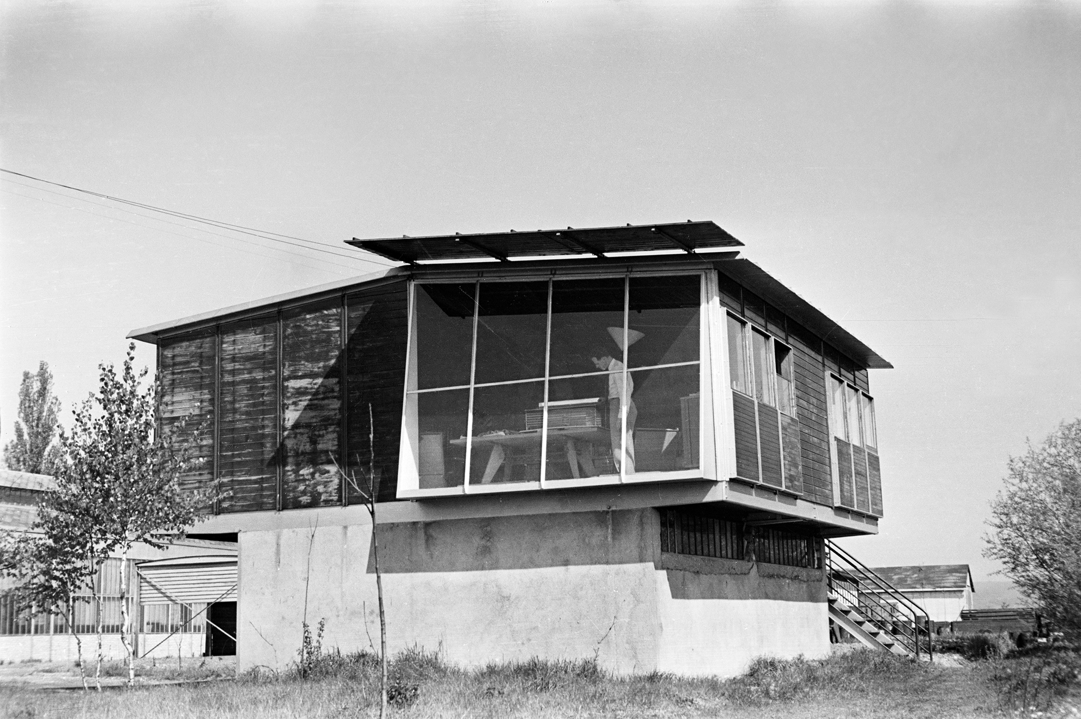 Maison démontable 8x8, bureau de Jean Prouvé, Maxéville, c. 1950.