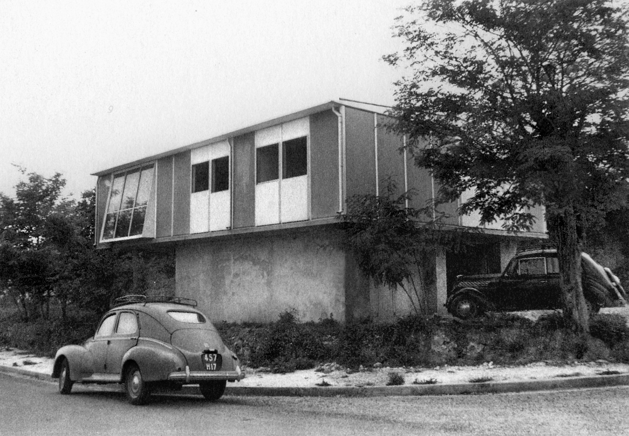 Métropole demountable house. The raised 8x12 house installed at Royan by the Ministry of Reconstruction and Town Planning, 1951.