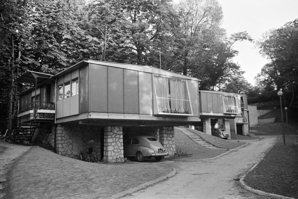 Maison Métropole 8x12, Meudon, c. 1951 (Jean Prouvé, avec H. Prouvé, arch.).