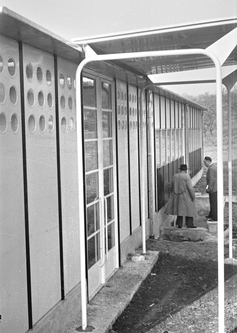 Prototype demountable school, 8m x 24m. Vantoux school complex, 1950.