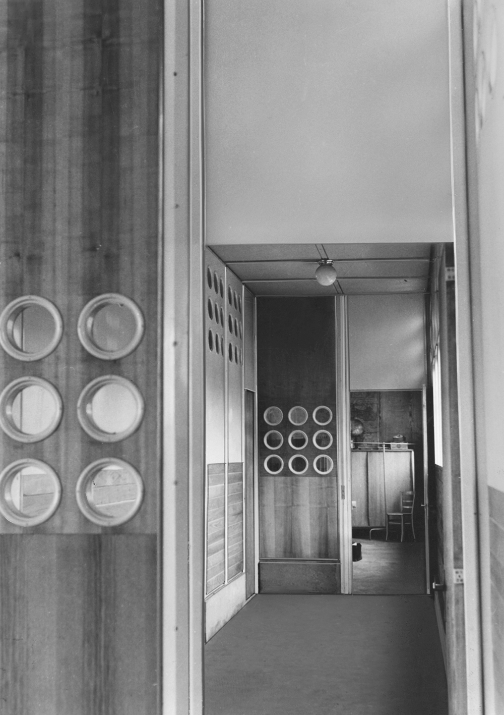 Prototype demountable school, 8m x 24m. Cloakroom view, Vantoux school complex, 1950.