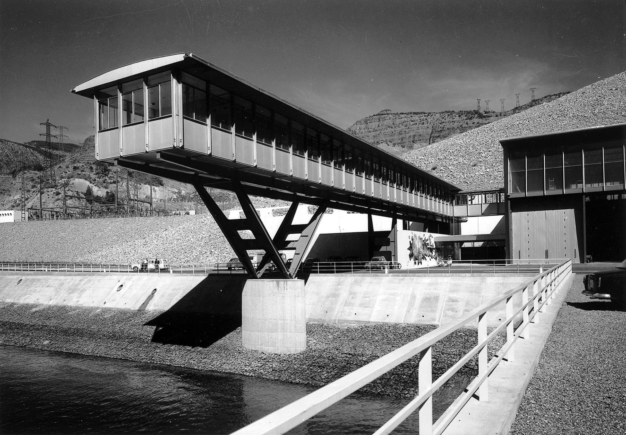 E.D.F. power station, Serre-Ponçon, 1959 (architect J. de Mailly). Curtain wall of the administrative building by Jean Prouvé.