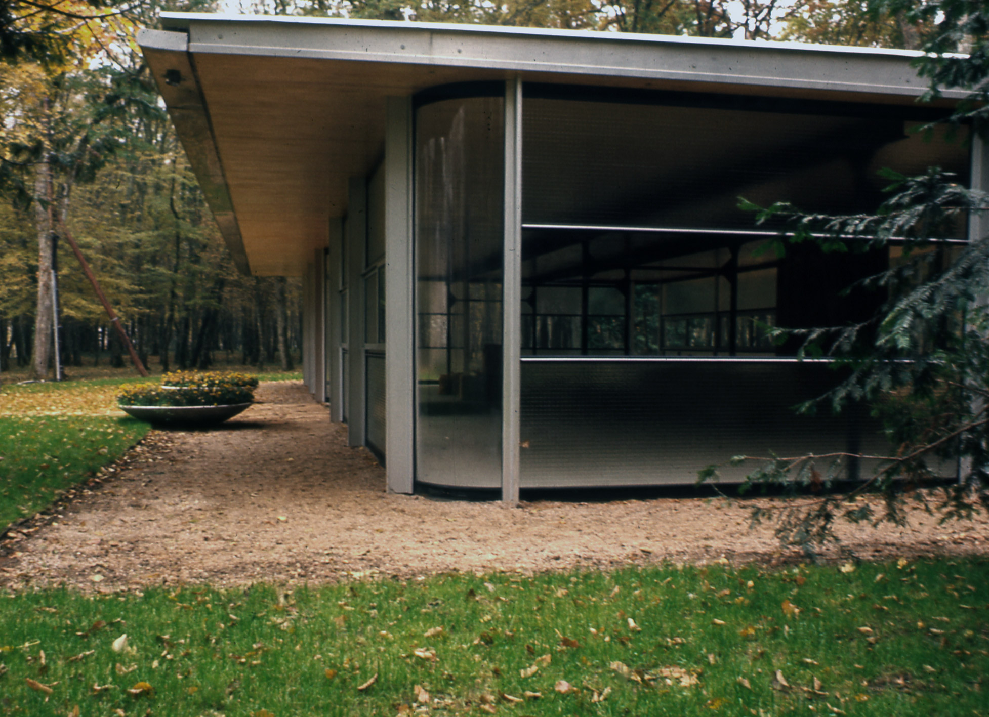 Pavilion, floral park, Orléans-La-Source, 1964 (architect L. Arretche).