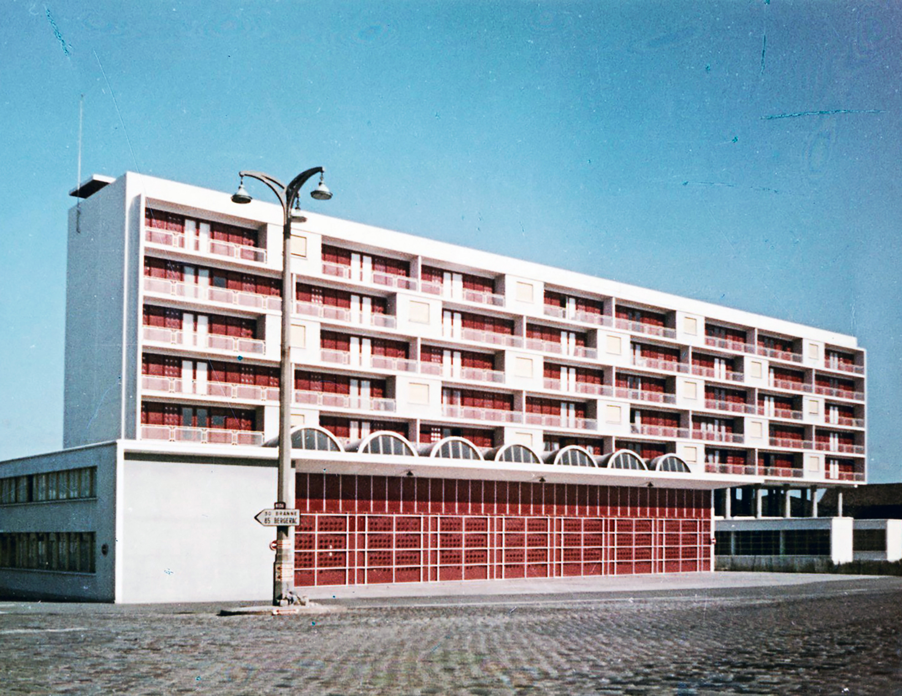 Facades, La Benauge firestation, Bordeaux, 1952–1953 (Cl. Ferret, architect).