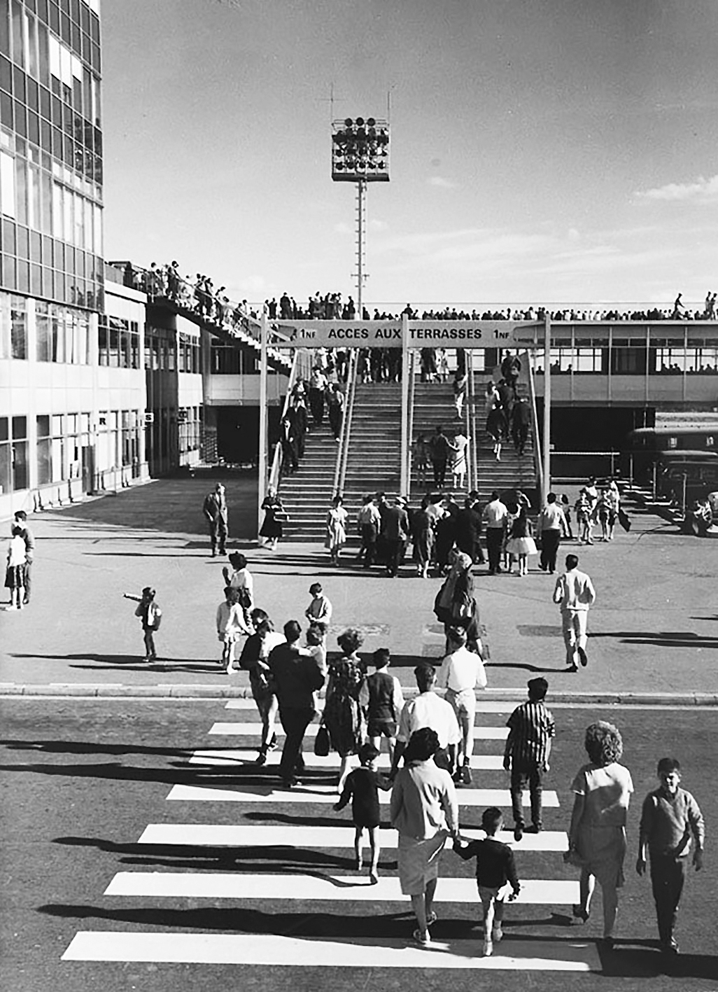 Entrance portal frame at Orly Sud airport (H. Vicariot, architect), 1959.