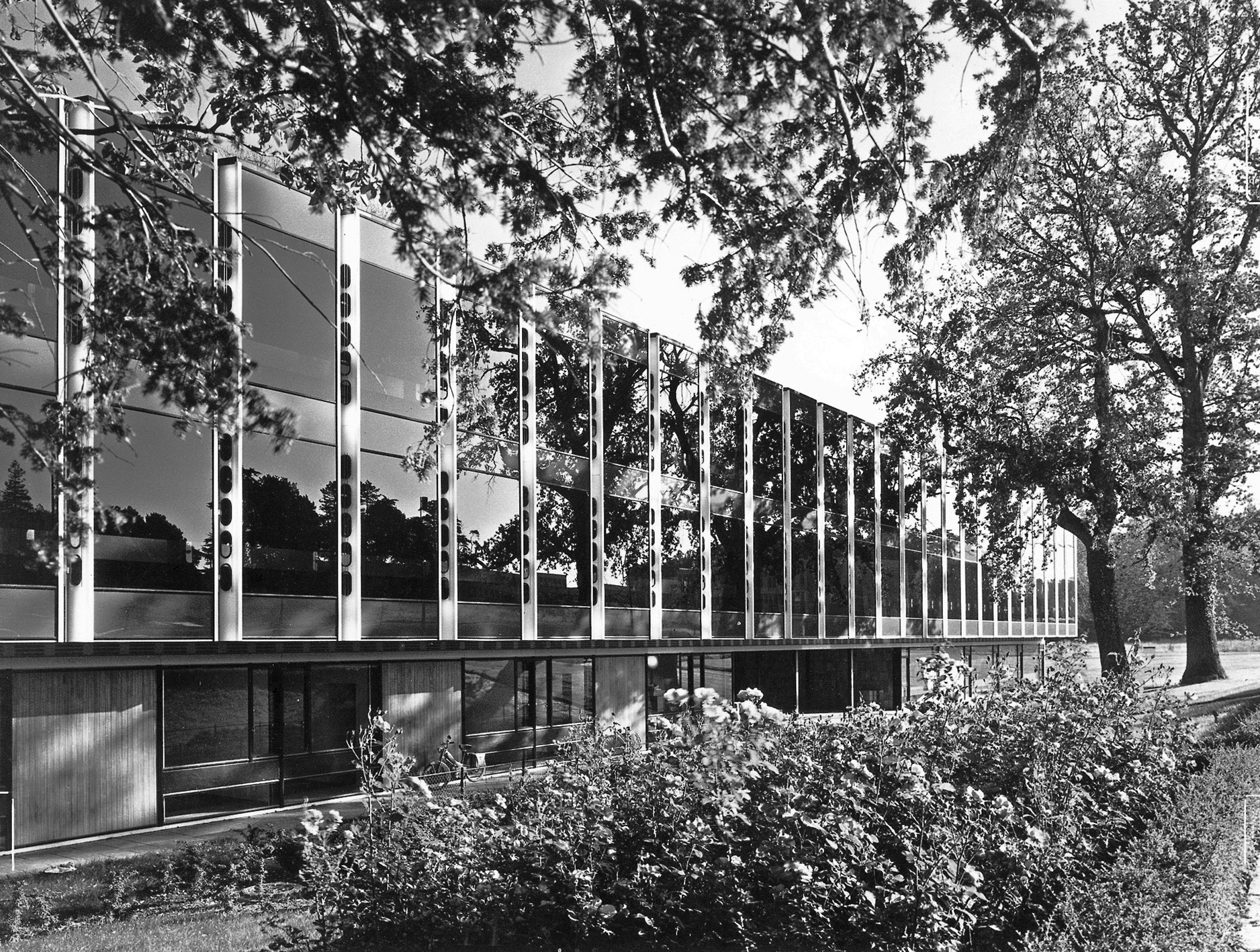 Facades for the oceanography centre in Nantes, 1968 (O. Vaudou and R. Luthi, architects).