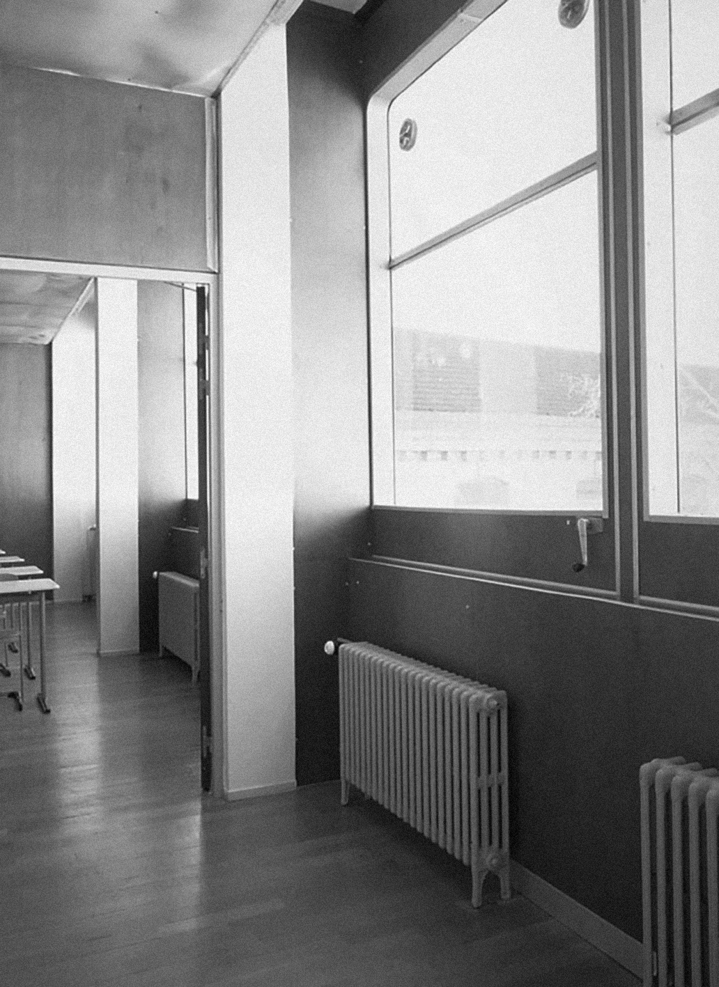 Secondary school Paul-Poiret, Paris, 1959 (J. et B. Ogé, architects). Facades panels in ribbed aluminum sheet by Jean Prouvé-CIMT.