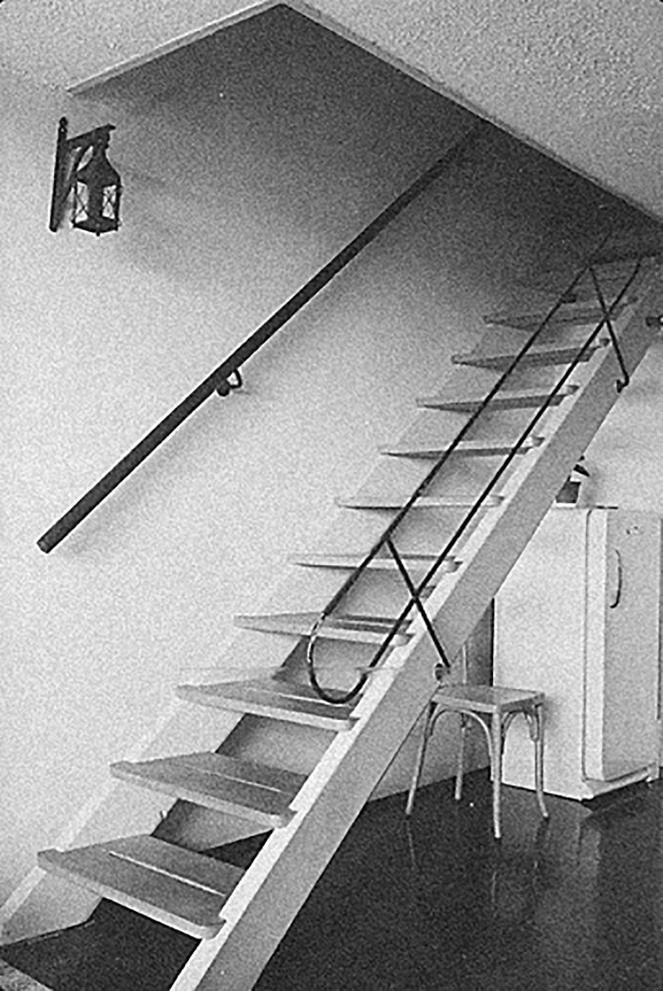 Stairs, Unité d’Habitation, Marseille, 1949 (Le Corbusier, architect). Stringboards in folded sheet steel, tubular handrail and wooden step.